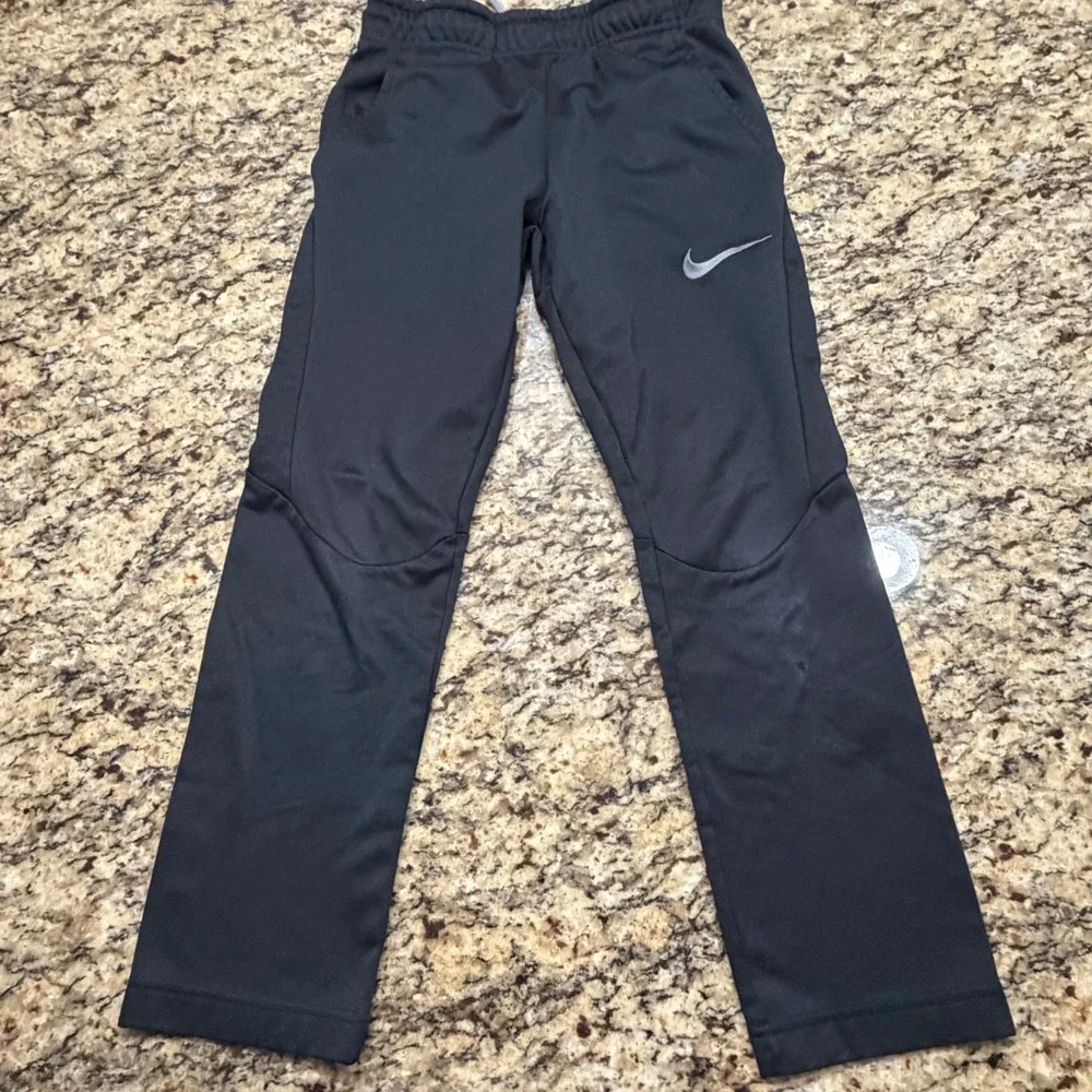 Nike Dri-FIT Boys Black Athletic Jogger Pants Size Medium M Track Pants Swoosh